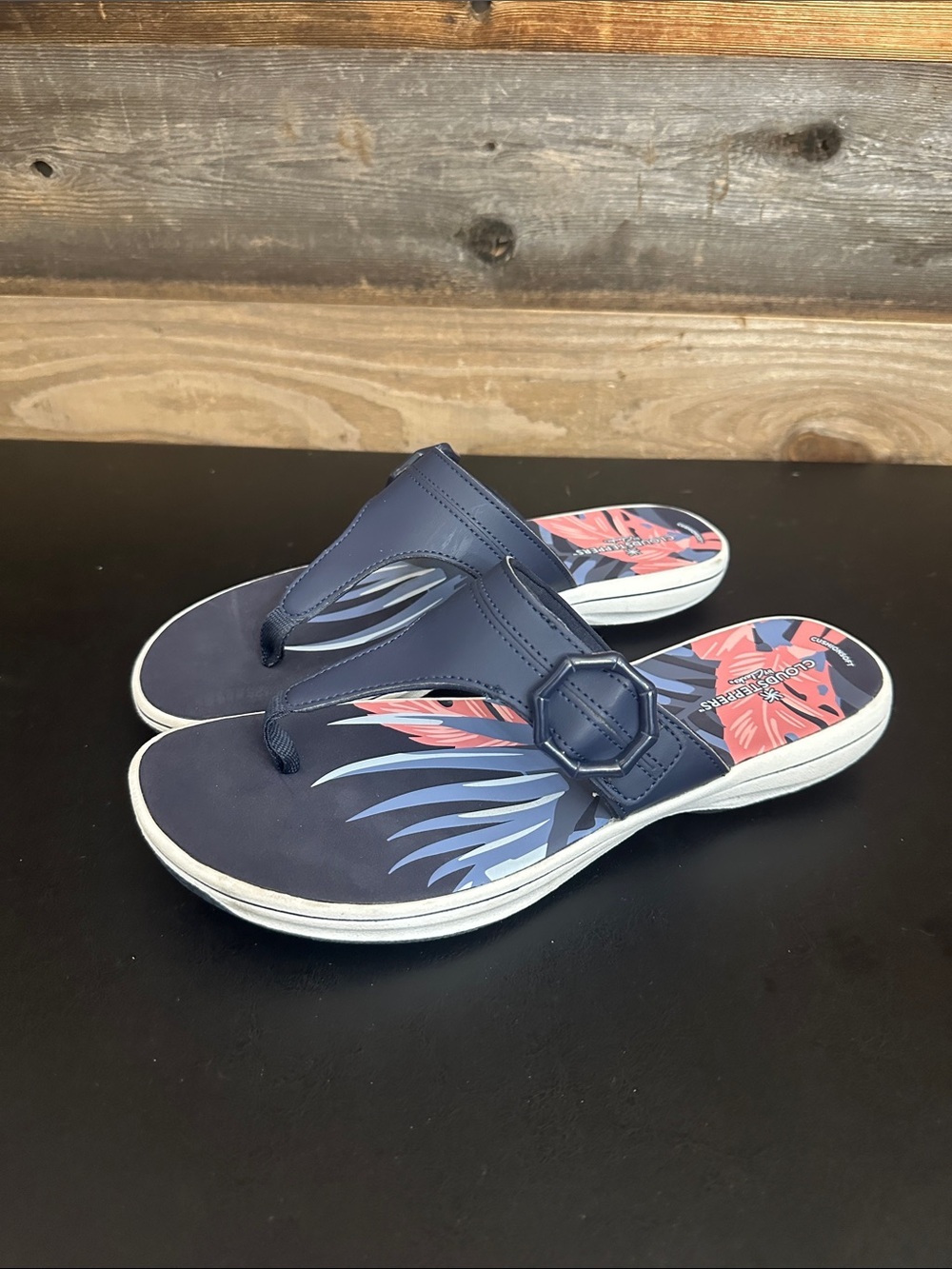 CLARKS Women’s Cloudsteppers Navy Blue Slip On Flip Flops Sandals T Strap Sz 11